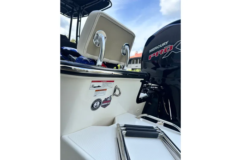 Slide: The Image of Boston Whaler 190 Montauk 2023 - 4