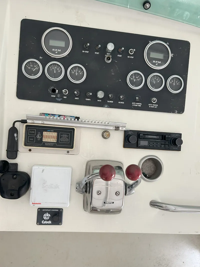 Slide: The Image of BERTRAM YACHTS 42 Motor Yacht 1977 - 70