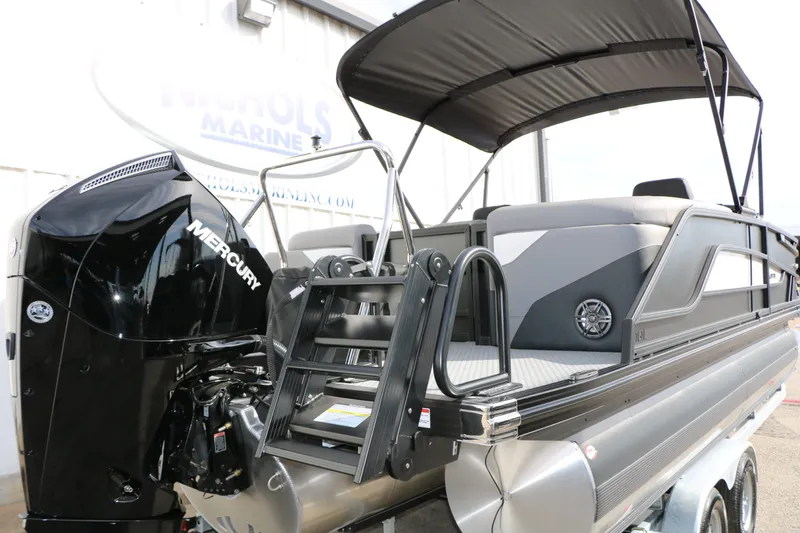 Slide: The Image of EVOTTI 521 QL Tri-Toon 2026 - 11