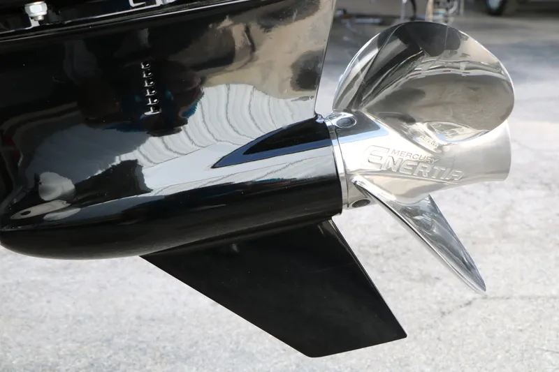 Slide: The Image of EVOTTI 521 QL Tri-Toon 2026 - 55