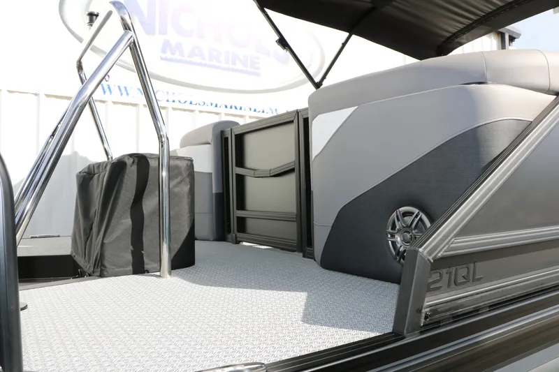 Slide: The Image of EVOTTI 521 QL Tri-Toon 2026 - 57