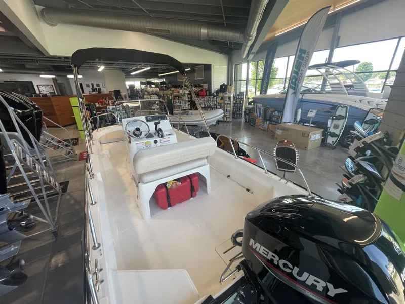 Slide: The Image of Boston Whaler Montauk 2026 - 4