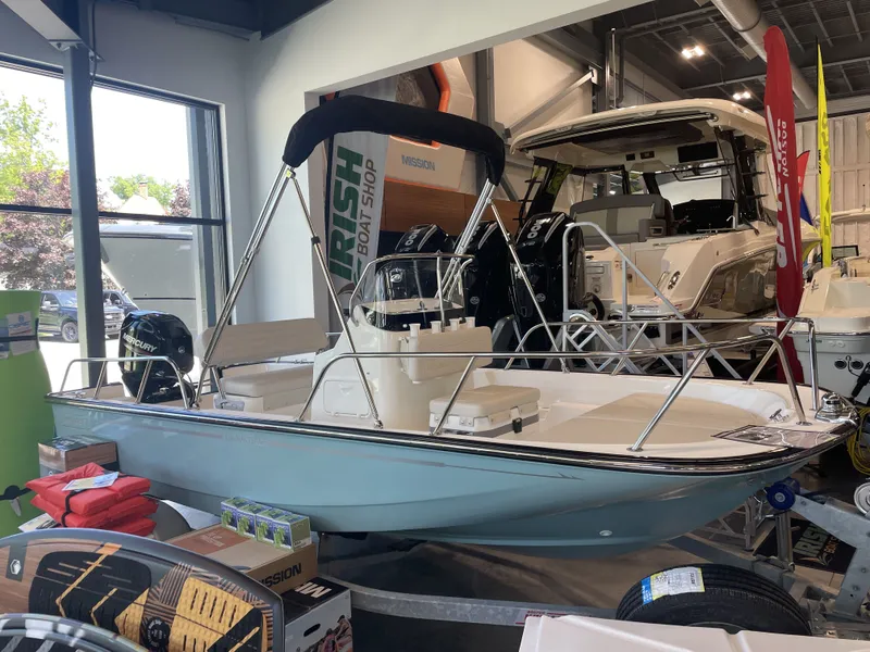 The Image of Boston Whaler Montauk 2026 - 0