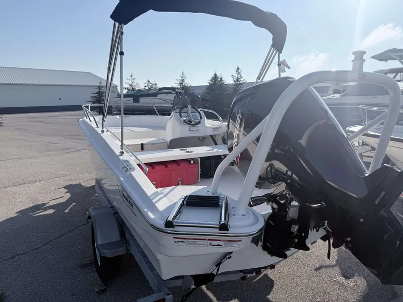 Slide: The Image of Boston Whaler Super Sport 2026 - 4