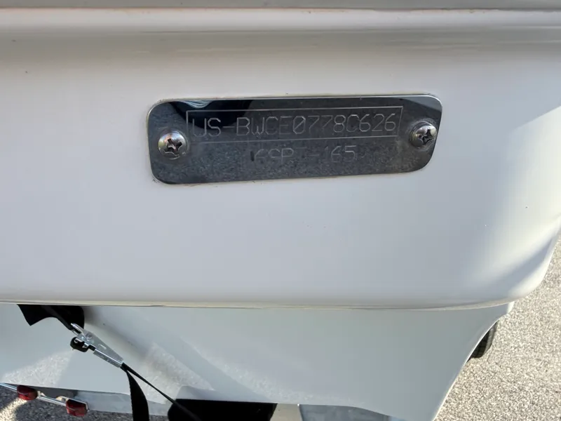 Slide: The Image of Boston Whaler Super Sport 2026 - 14