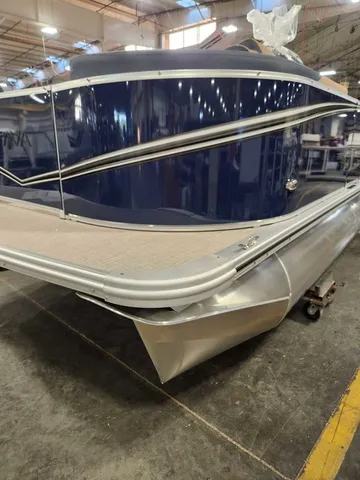Slide: The Image of Avalon 2385 25 LSZ QL 2026 - 10