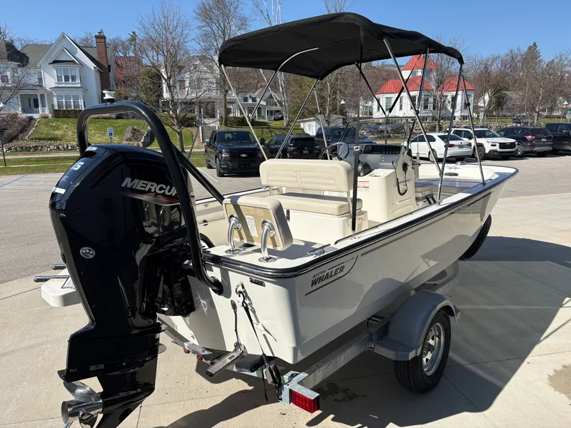 Slide: The Image of Boston Whaler 170 Montauk 2026 - 5