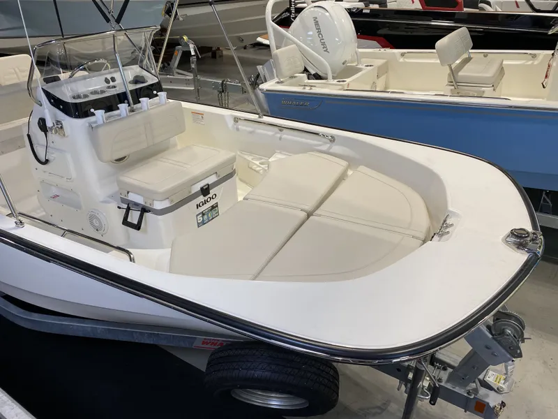 Slide: The Image of Boston Whaler 170 Montauk 2026 - 22