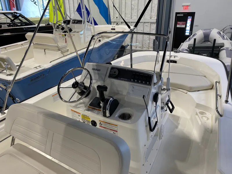 Slide: The Image of Boston Whaler 170 Montauk 2026 - 20