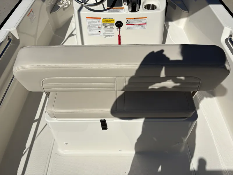 Slide: The Image of Boston Whaler 170 Montauk 2026 - 9