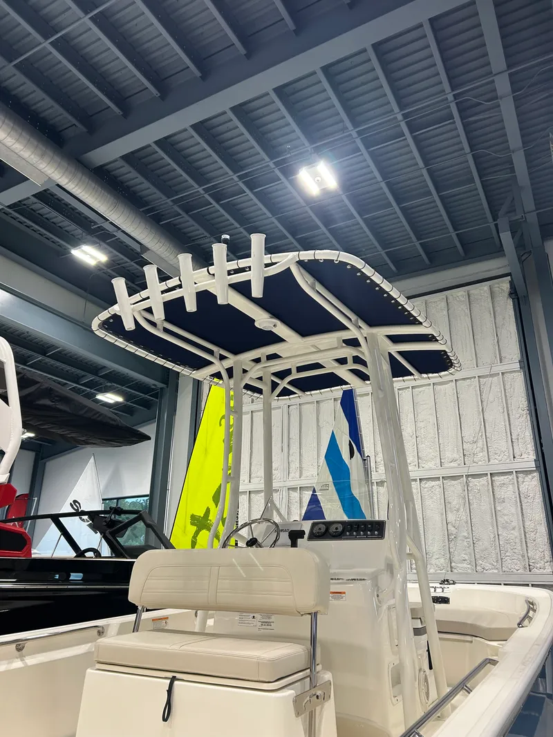 Slide: The Image of Boston Whaler Montauk 2026 - 4