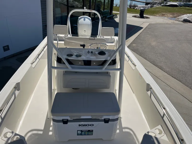 Slide: The Image of Boston Whaler Montauk 2026 - 12
