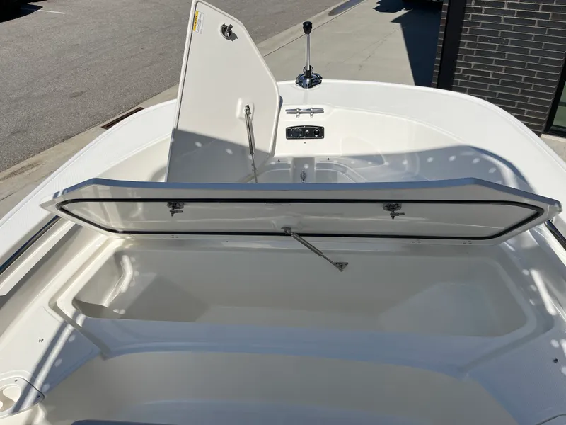 Slide: The Image of Boston Whaler Montauk 2026 - 14
