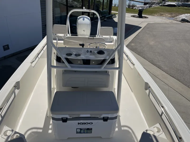 Slide: The Image of Boston Whaler Montauk 2026 - 11