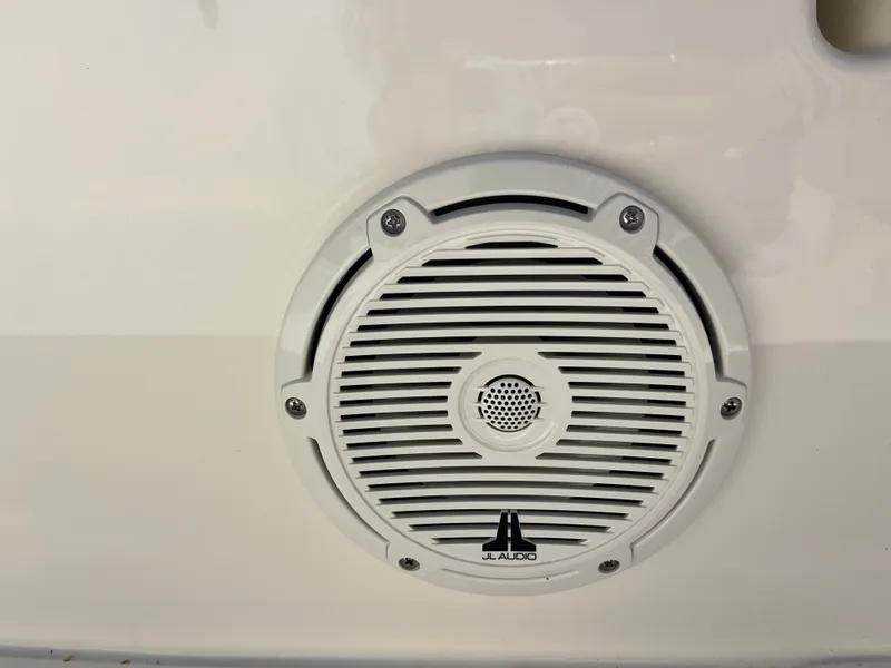 Slide: The Image of Boston Whaler Montauk 2026 - 4