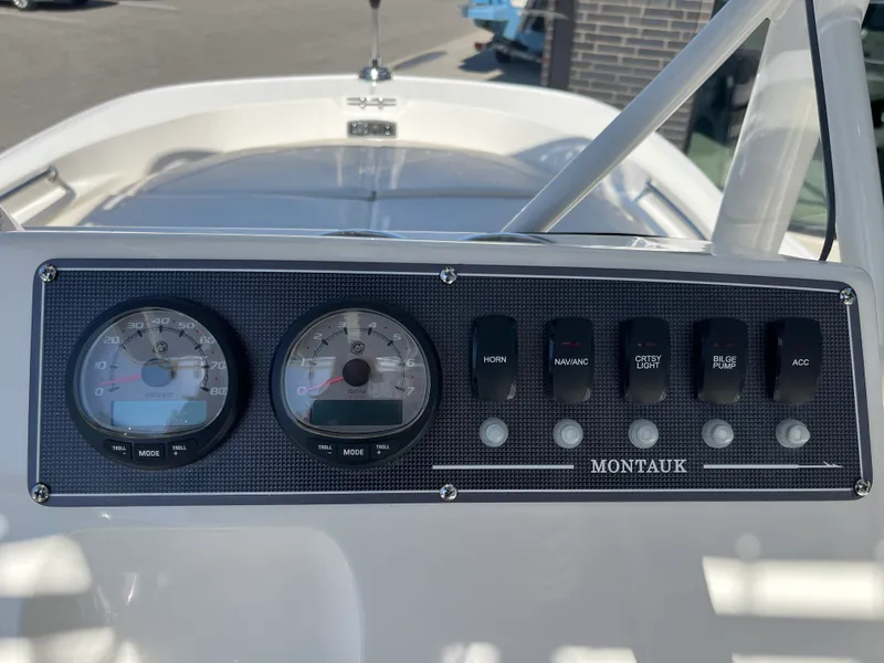 Slide: The Image of Boston Whaler Montauk 2026 - 7