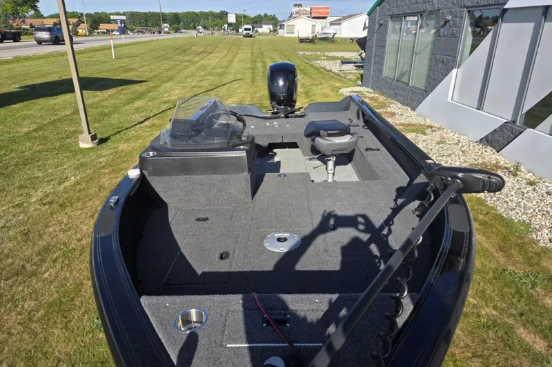 Slide: The Image of Crestliner Fish Hawk 2021 - 18