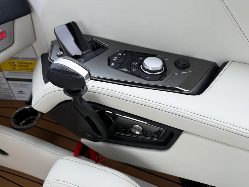 Slide: The Image of Nautique G23 2025 - 17