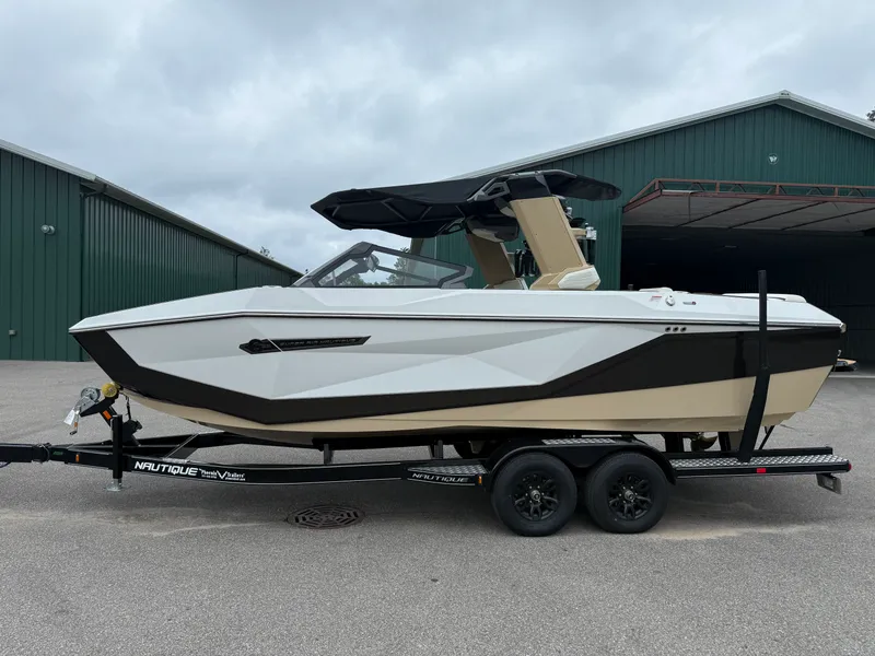 Slide: The Image of Nautique G23 2025 - 1