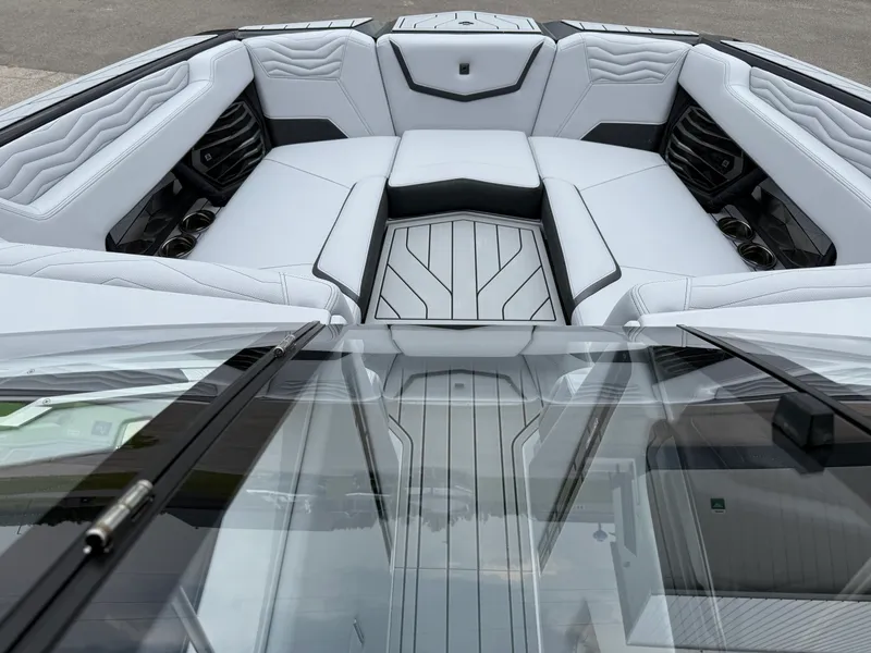 Slide: The Image of Nautique G23 2025 - 11
