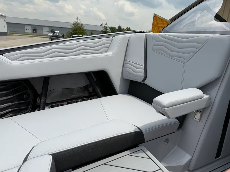 Slide: The Image of Nautique G23 2025 - 18