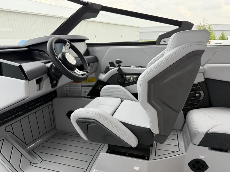 Slide: The Image of Nautique G23 2025 - 20