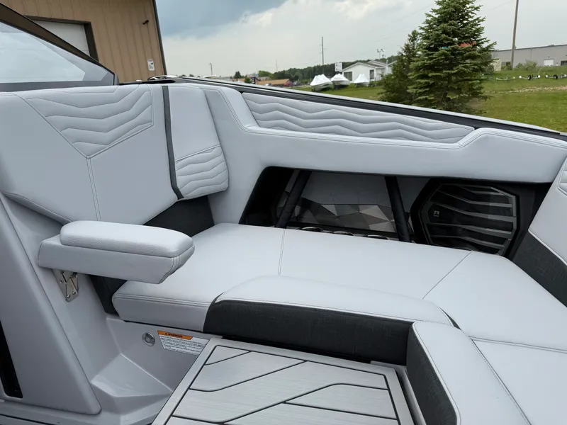 Slide: The Image of Nautique G23 2025 - 16