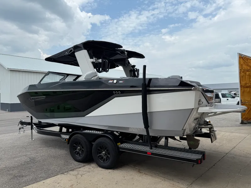 Slide: The Image of Nautique G23 2025 - 2