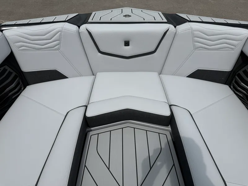 Slide: The Image of Nautique G23 2025 - 17