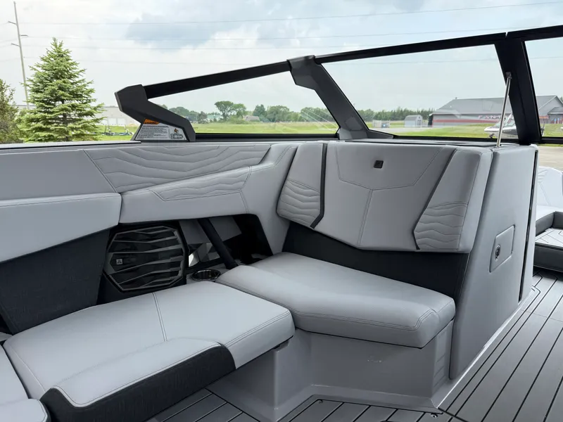 Slide: The Image of Nautique G23 2025 - 15