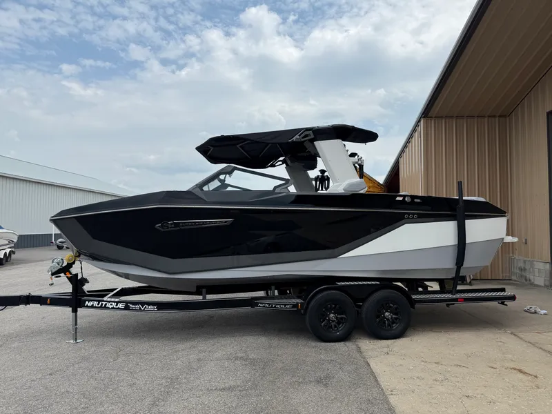 Slide: The Image of Nautique G23 2025 - 1