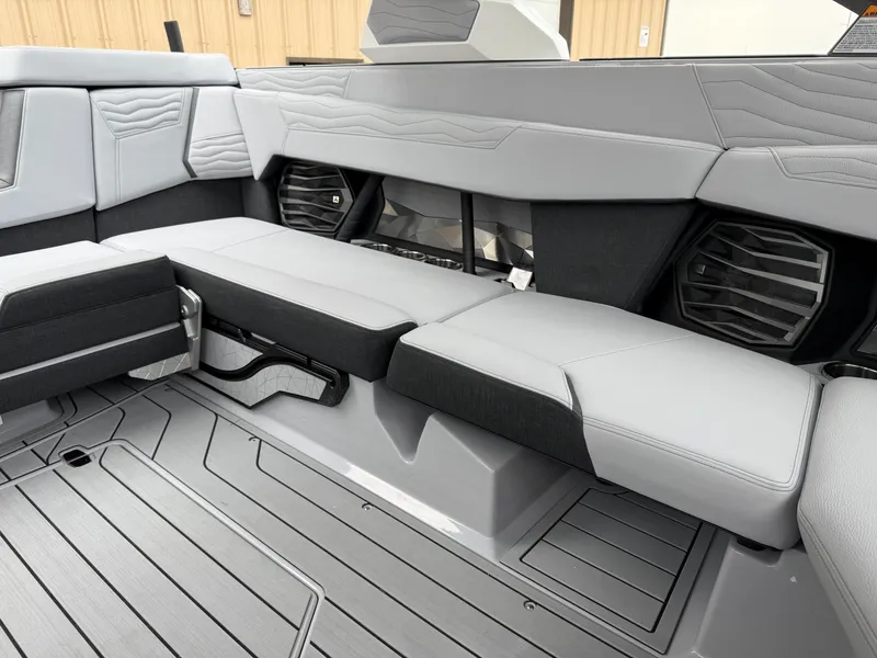 Slide: The Image of Nautique G23 2025 - 14
