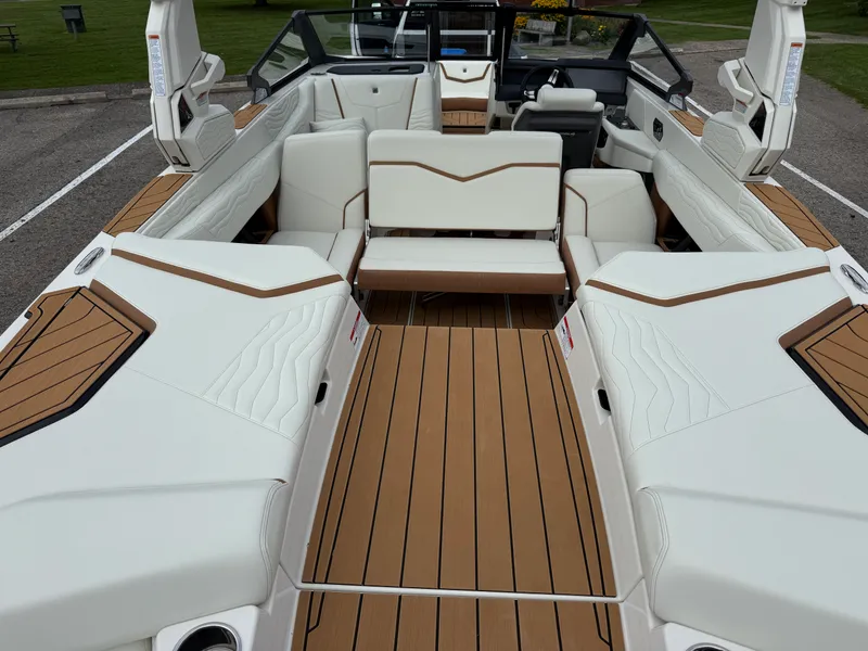 Slide: The Image of Nautique G23 2026 - 10