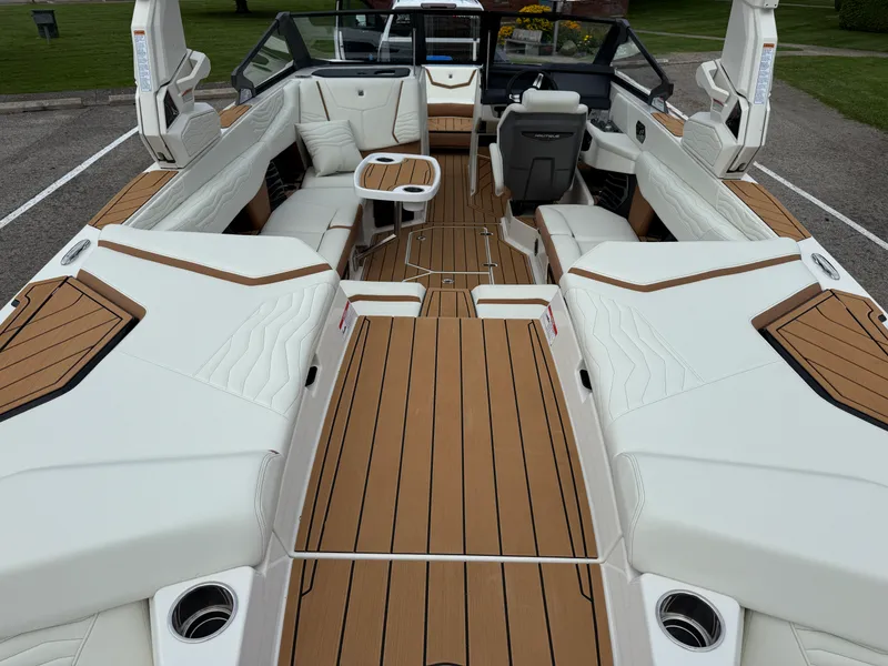 Slide: The Image of Nautique G23 2026 - 9