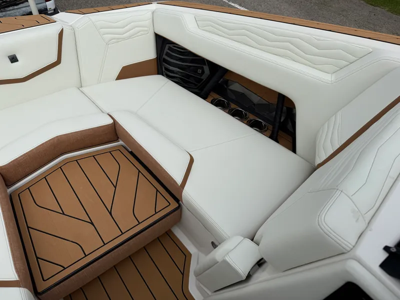 Slide: The Image of Nautique G23 2026 - 21