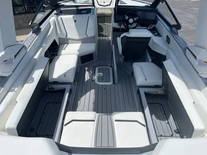 Slide: The Image of Nautique G23 2026 - 13