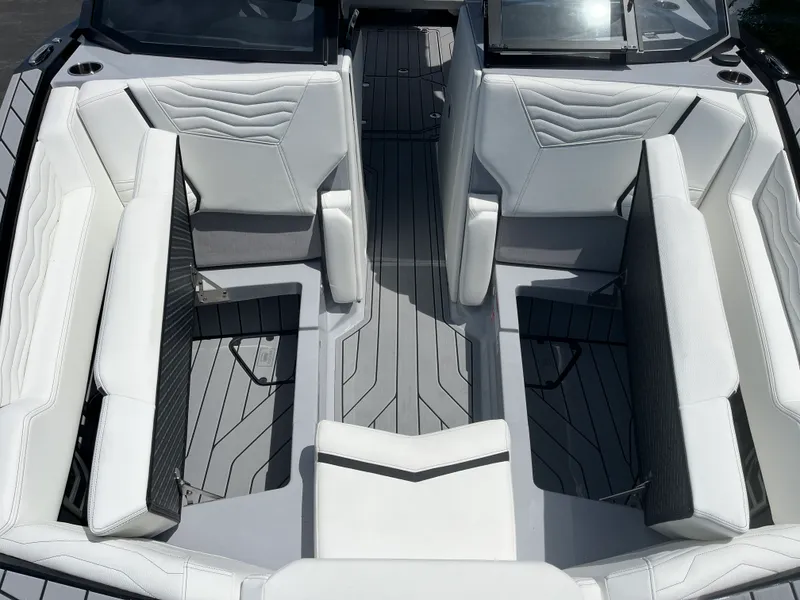 Slide: The Image of Nautique G23 2026 - 24