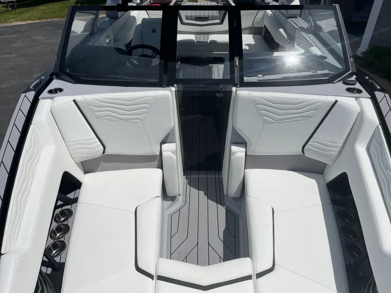Slide: The Image of Nautique G23 2026 - 22