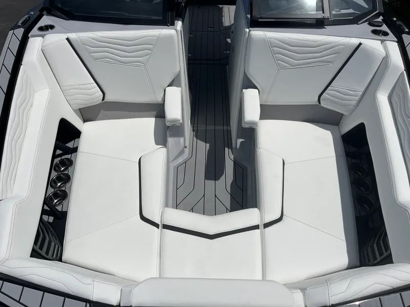 Slide: The Image of Nautique G23 2026 - 21
