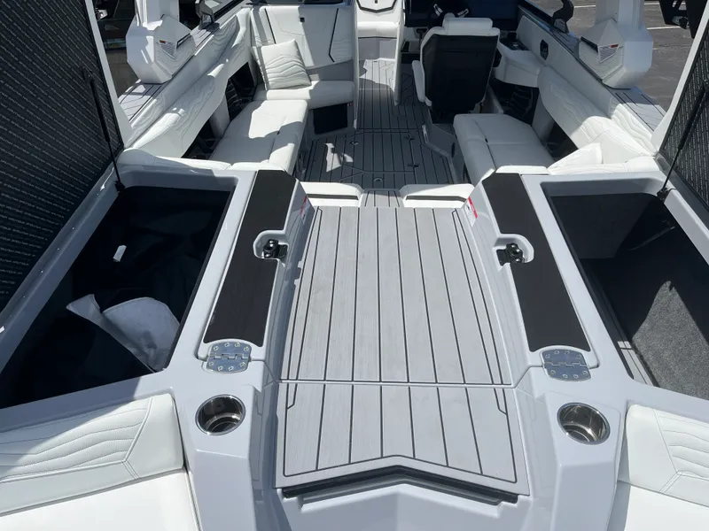 Slide: The Image of Nautique G23 2026 - 25