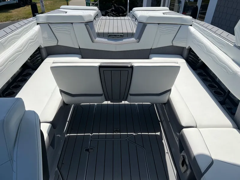 Slide: The Image of Nautique G25 2026 - 25