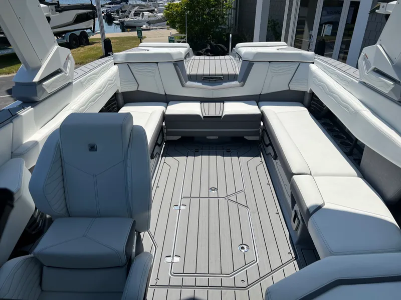 Slide: The Image of Nautique G25 2026 - 9