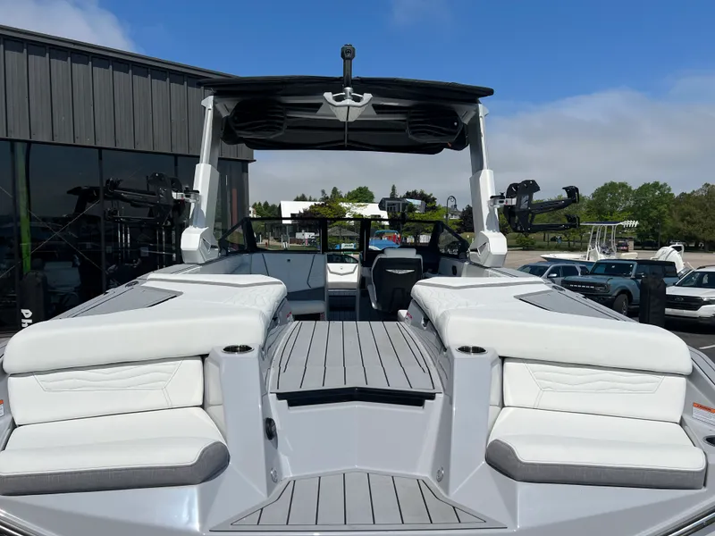 Slide: The Image of Nautique G25 2026 - 5