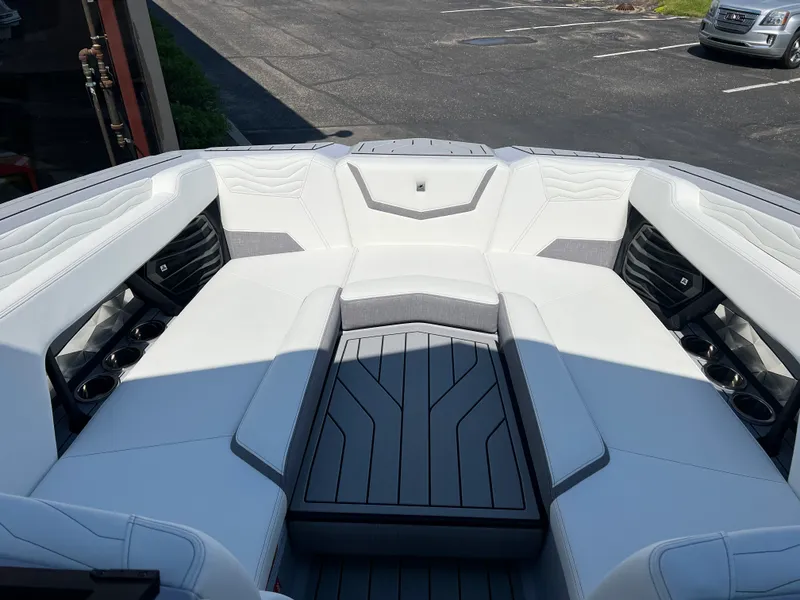 Slide: The Image of Nautique G25 2026 - 8