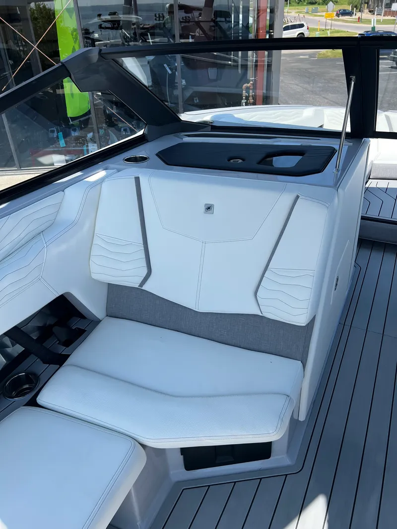 Slide: The Image of Nautique G25 2026 - 15