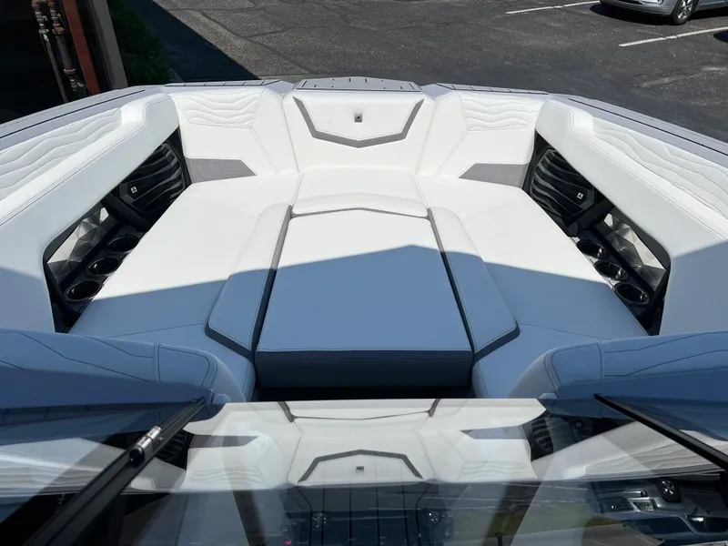 Slide: The Image of Nautique G25 2026 - 23