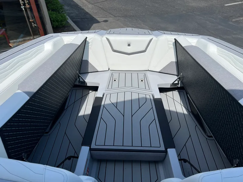 Slide: The Image of Nautique G25 2026 - 21