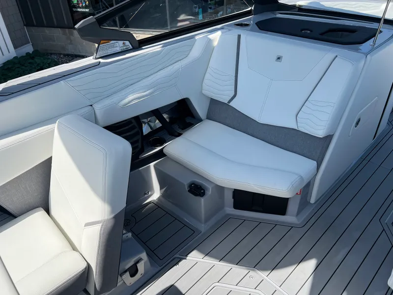 Slide: The Image of Nautique G25 2026 - 26