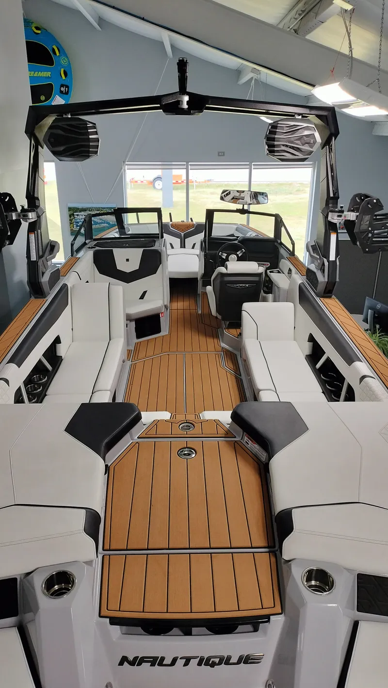 Slide: The Image of Nautique GS24 2026 - 7