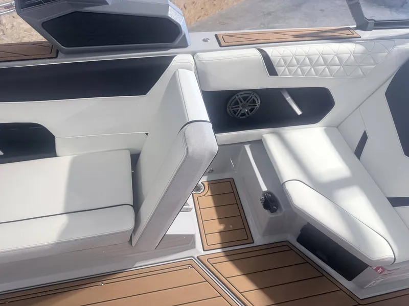 Slide: The Image of Nautique GS24 2026 - 14